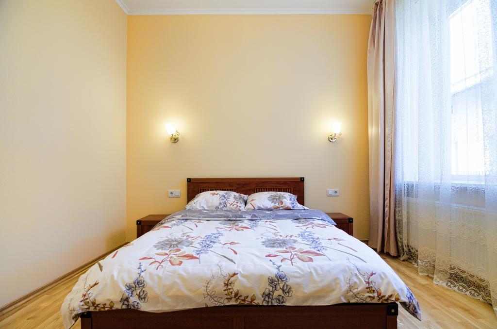 Apartment On Svobody Lviv Dış mekan fotoğraf